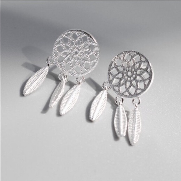 1 LEFT💖Silver dream catcher earrings, brand new‼️ - Picture 4 of 8